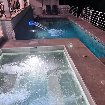 Διαμέρισμα Magnifique A Avec Vue Sur Et Piscine, Jacuzzi, Chauffes, Chauffe Payant