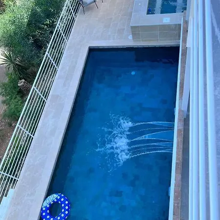 Διαμέρισμα Magnifique A Avec Vue Sur Et Piscine, Jacuzzi, Chauffes, Chauffe Payant *