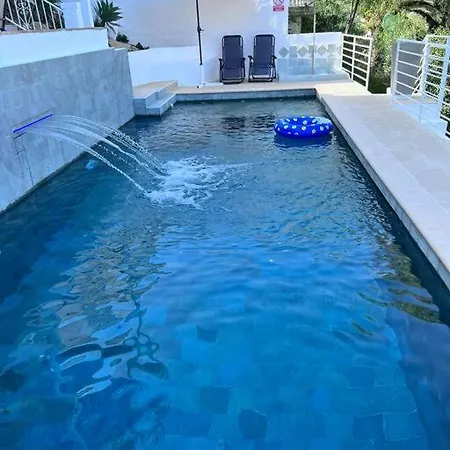 Magnifique A Avec Vue Sur Et Piscine, Jacuzzi, Chauffes, Chauffe Payant *
