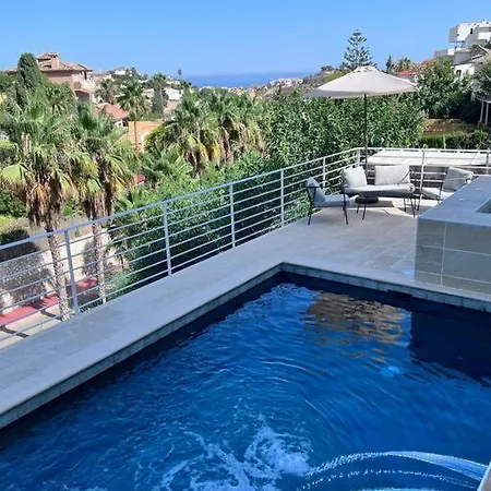 Διαμέρισμα Magnifique A Avec Vue Sur Et Piscine, Jacuzzi, Chauffes, Chauffe Payant *